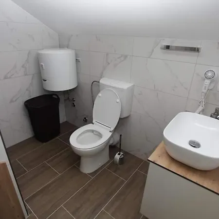 Apartment Venecia Prozor